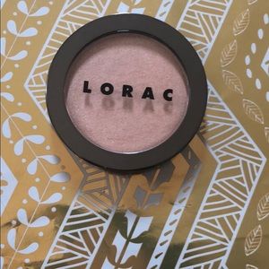 Lorac highlighter in daylight